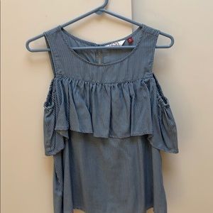 sleeveless blouse with ruffle